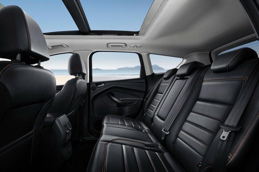 Интерьер Ford Kuga 2018 года  (CN) (фото 4 из 6)